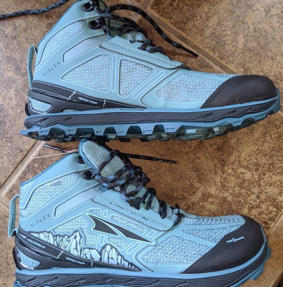 NWT Altra Lone Peak 4 Mid RSM, Women's 9